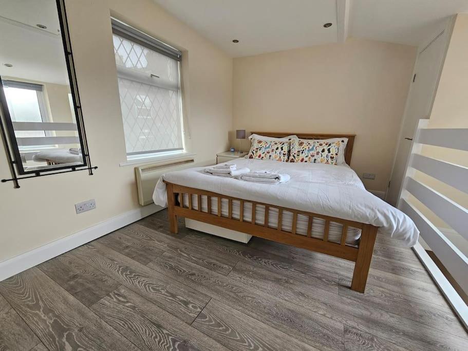 1 Bed House Luton Town Center Apartment Exterior photo