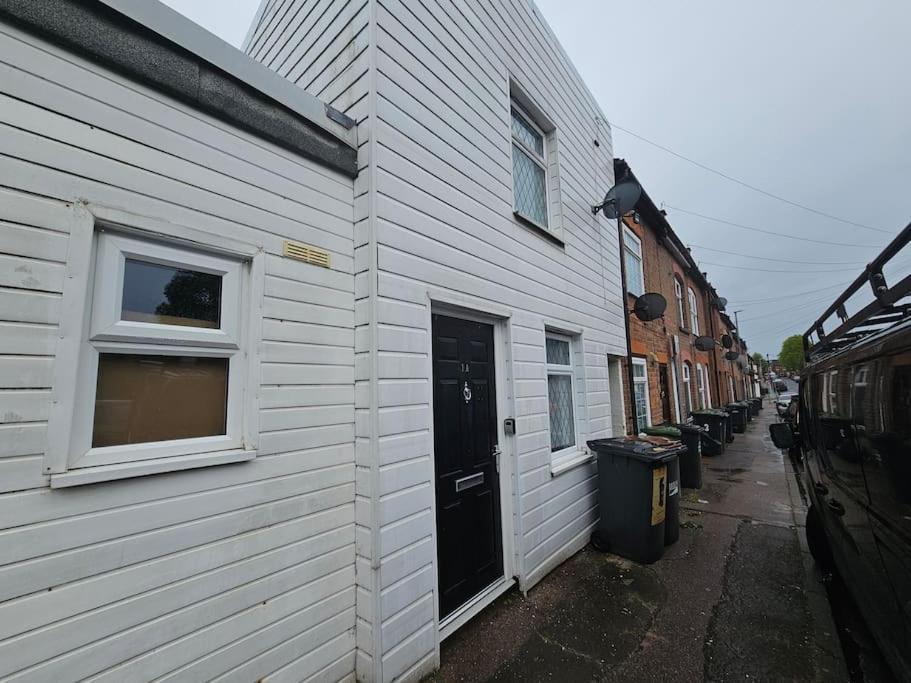 1 Bed House Luton Town Center Apartment Exterior photo